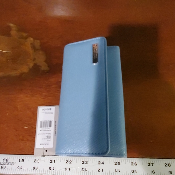 Kenneth Cole Trifold Accordion Serenity Saffiano - Picture 5 of 5